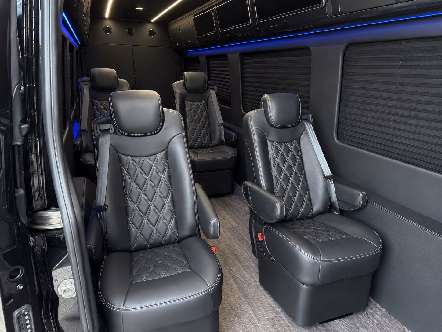 easily book transportation for your next bachelor or bachelorette party 2