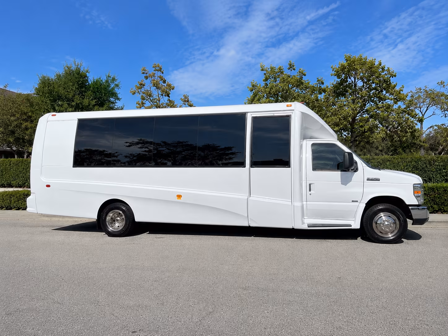 easily book transportation for your next bachelor or bachelorette party 5