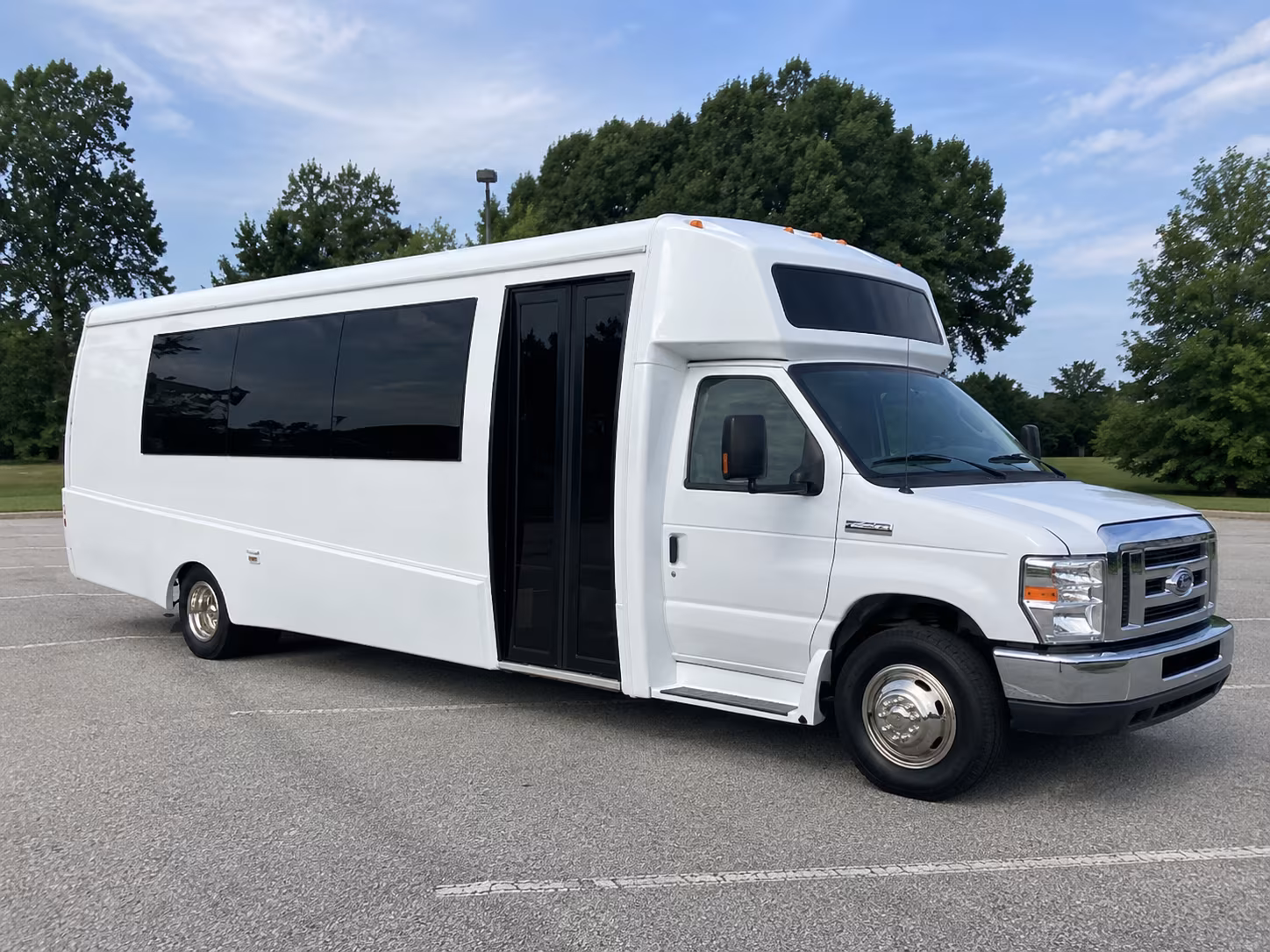 st george 18 passenger party bus